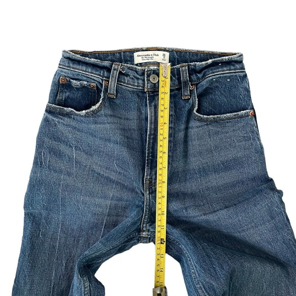 Abercrombie & Fitch The 90s Straight Ultra High Rise Curve Love in Med Wash, 26 - Picture 7 of 8